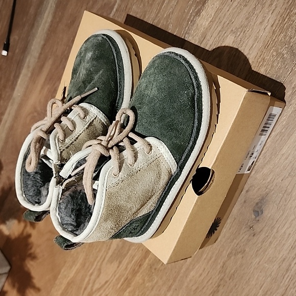 Ugg kids boots - Picture 2 of 6